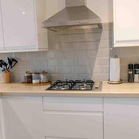 Garden Of Eden 1 Bedroom Flat In Fishponds Bristol Eksteriør bilde