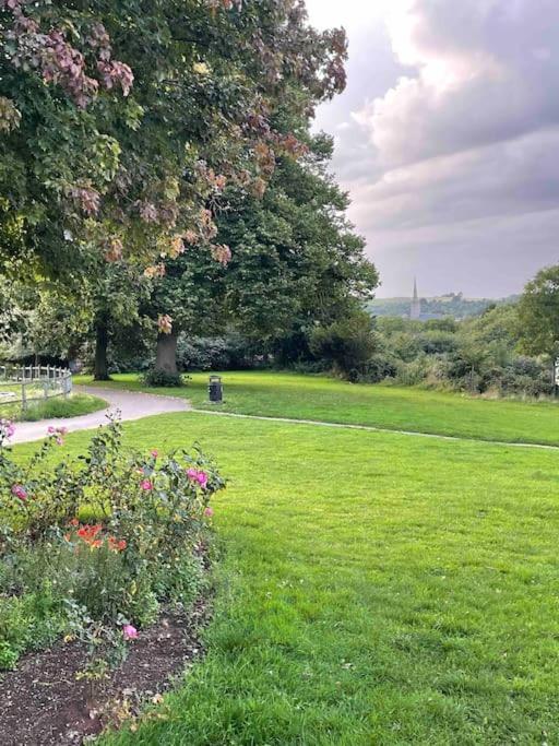 Garden Of Eden 1 Bedroom Flat In Fishponds Bristol Eksteriør bilde