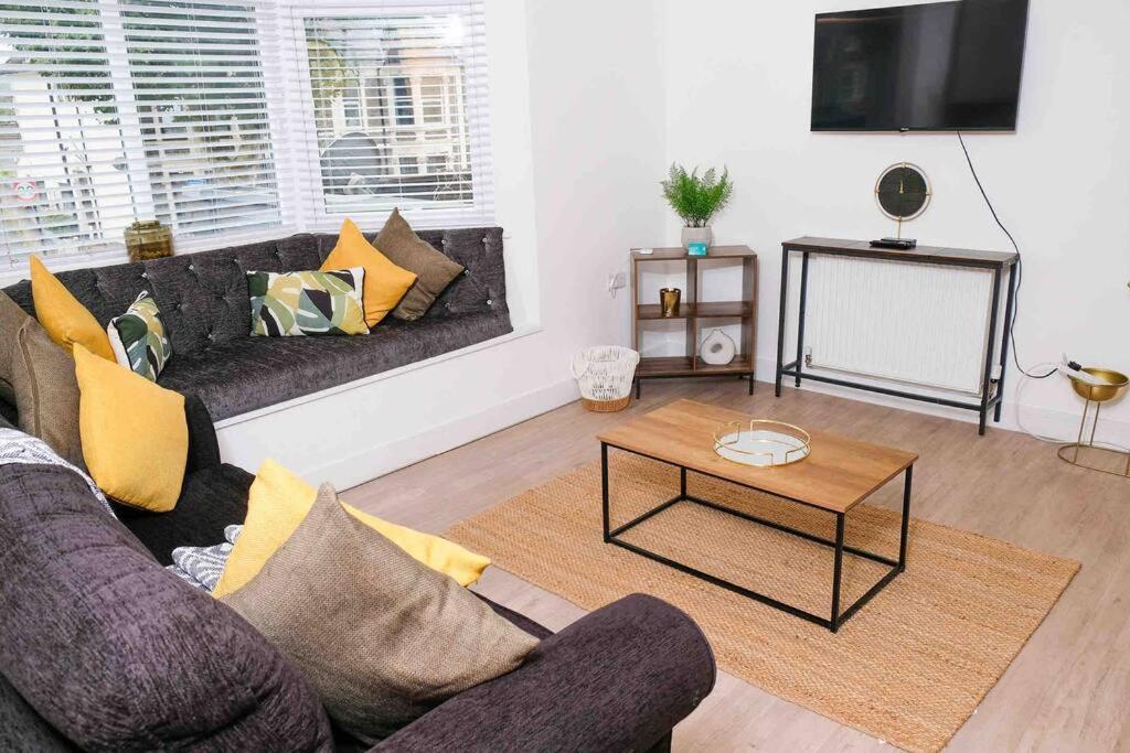 Garden Of Eden 1 Bedroom Flat In Fishponds Bristol Eksteriør bilde
